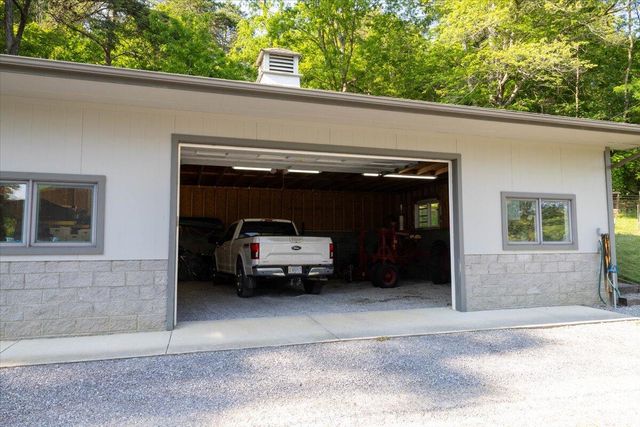 701 Bishop RD, Blacksburg, VA 24060