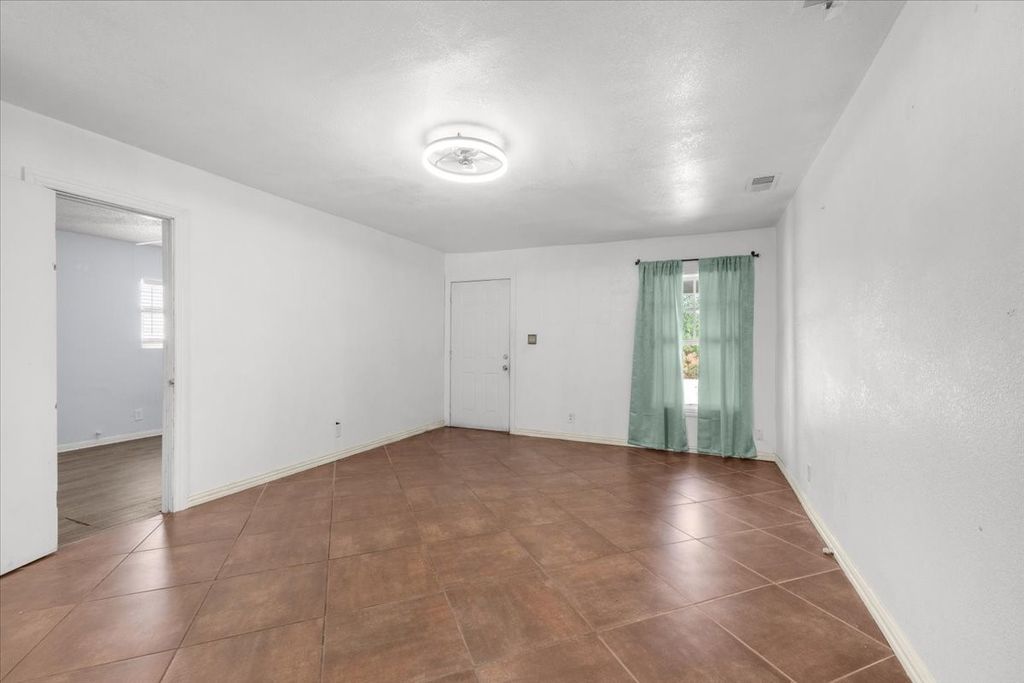 1016 Sycamore Terrace, Fort Worth, TX 76104 — photo 3