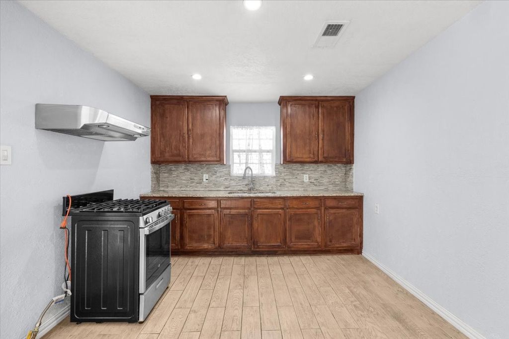 1016 Sycamore Terrace, Fort Worth, TX 76104 — photo 5