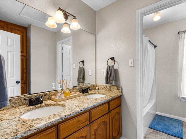 5227 E Fm 875, Waxahachie, TX 75167