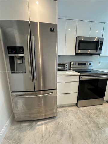 245 18th Street 401, Miami Beach, FL 33139
