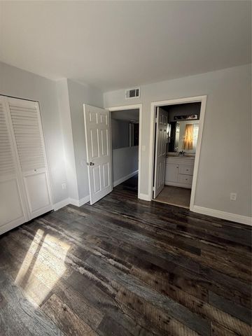 320 E Palm Circle 320, Pembroke Pines, FL 33025