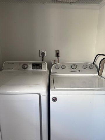 320 E Palm Circle 320, Pembroke Pines, FL 33025