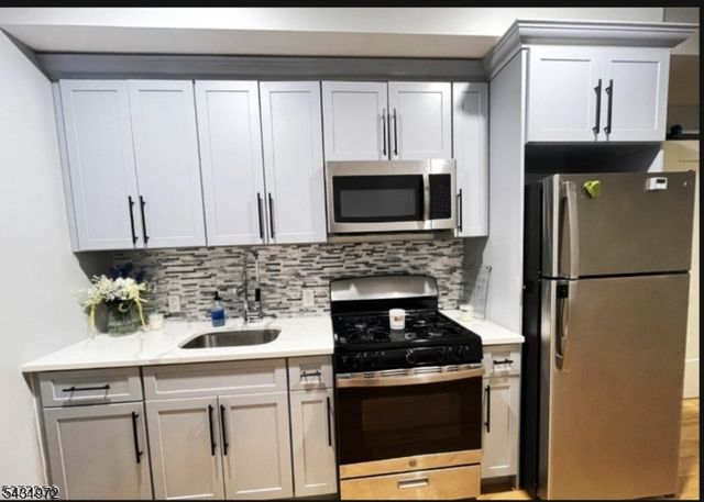 104 A Yale Ave, Jersey City, NJ 07304