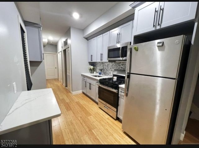 104 A Yale Ave, Jersey City, NJ 07304