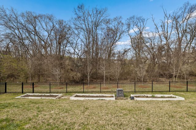 1126 Amelia Park Dr, Franklin, TN 37067