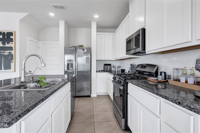 7218 Clearwater Cove Drive, Cypress, TX 77433