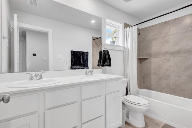 7218 Clearwater Cove Drive, Cypress, TX 77433