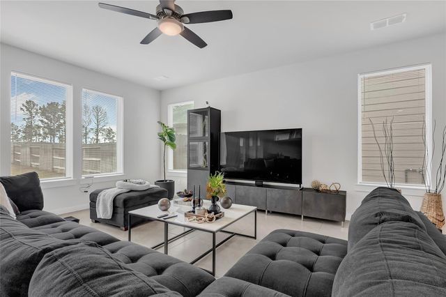 7218 Clearwater Cove Drive, Cypress, TX 77433