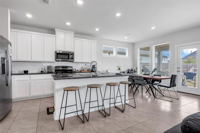 7218 Clearwater Cove Drive, Cypress, TX 77433