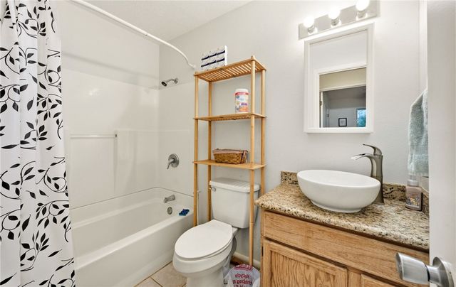 5305 Woodgate Dr, Corpus Christi, TX 78413