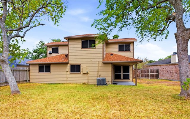 5305 Woodgate Dr, Corpus Christi, TX 78413