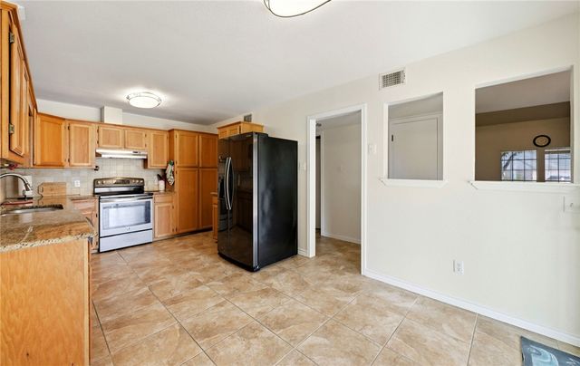 5305 Woodgate Dr, Corpus Christi, TX 78413