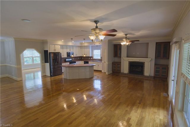 2034 Waterford Pointe Road, Lexington, NC 27292
