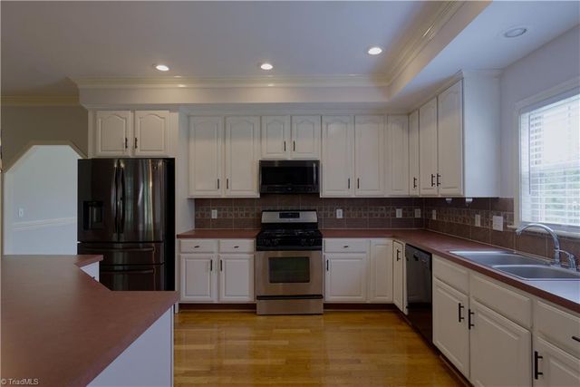 2034 Waterford Pointe Road, Lexington, NC 27292