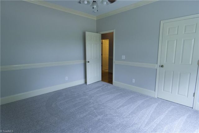 2034 Waterford Pointe Road, Lexington, NC 27292