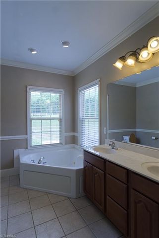 2034 Waterford Pointe Road, Lexington, NC 27292