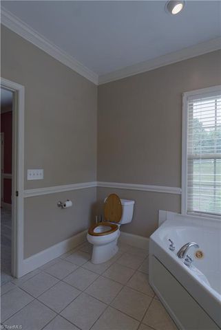 2034 Waterford Pointe Road, Lexington, NC 27292