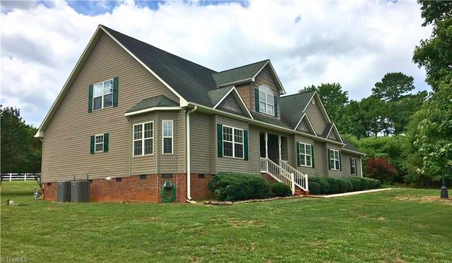 2034 Waterford Pointe Road, Lexington, NC 27292