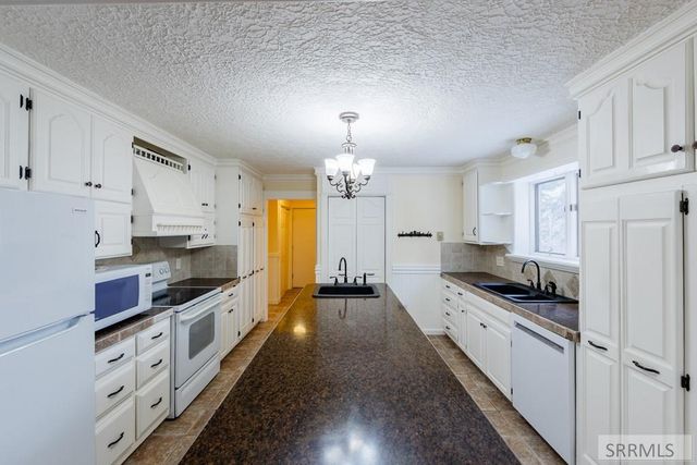 225 Nez Perce Ave, Rexburg, ID 83440