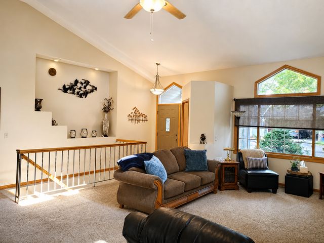 3823 Minnesota Lane N, Plymouth, MN 55446