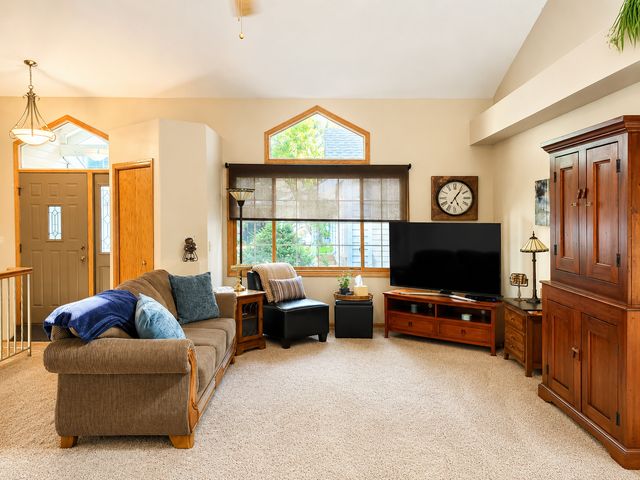 3823 Minnesota Lane N, Plymouth, MN 55446