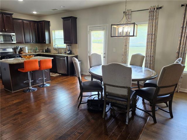 65 Foxgrove Cv, Covington, GA 30014
