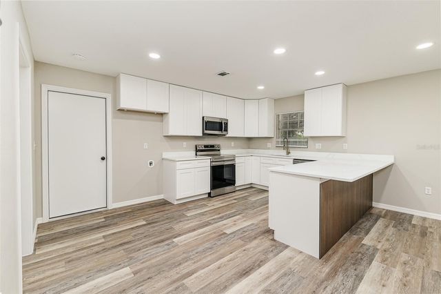 5421 LAKE LUTHER ROAD, Lakeland, FL 33805