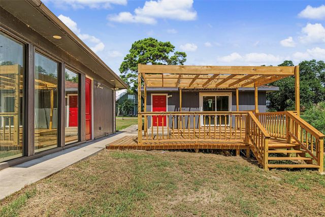 20 Coolcrest Drive, Point Blank, TX 77364