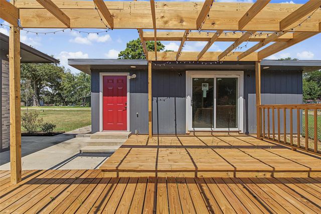 20 Coolcrest Drive, Point Blank, TX 77364