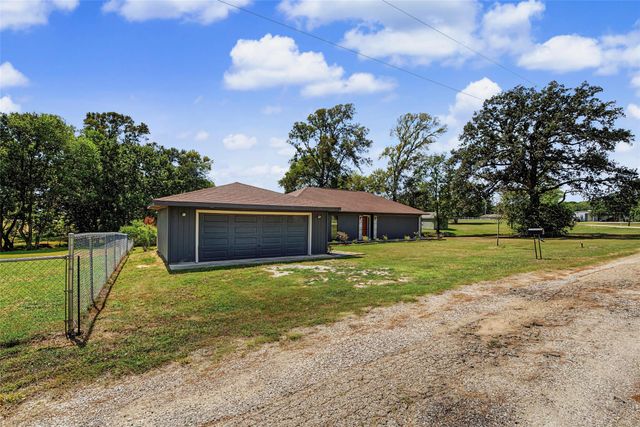 20 Coolcrest Drive, Point Blank, TX 77364