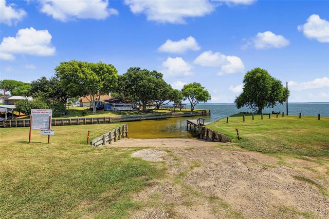 20 Coolcrest Drive, Point Blank, TX 77364