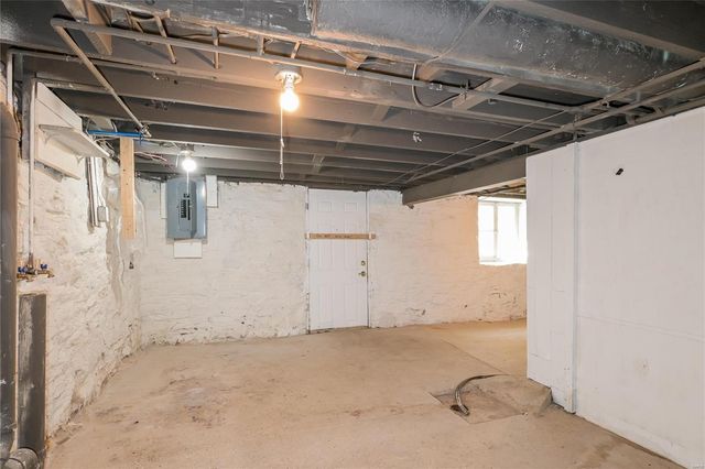 4463 Grace Avenue, St Louis, MO 63116