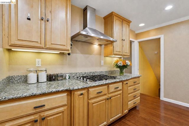 85 Edgemont Way, Oakland, CA 94605