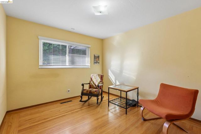 85 Edgemont Way, Oakland, CA 94605