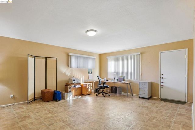 85 Edgemont Way, Oakland, CA 94605