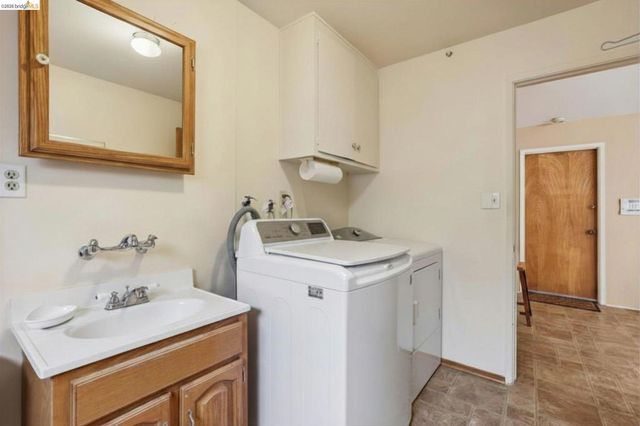 85 Edgemont Way, Oakland, CA 94605