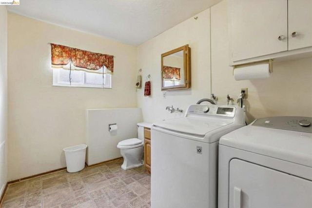 85 Edgemont Way, Oakland, CA 94605