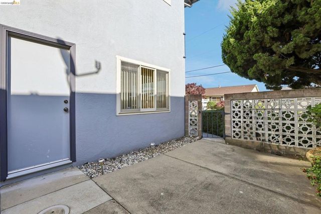 85 Edgemont Way, Oakland, CA 94605