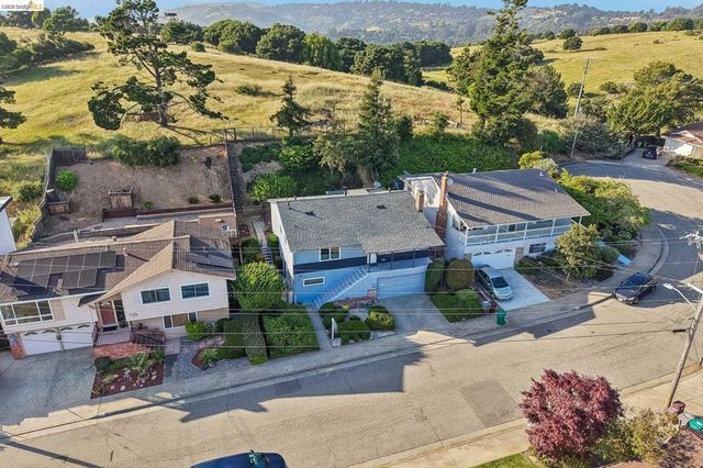 85 Edgemont Way, Oakland, CA 94605