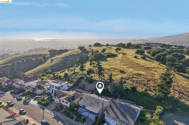 85 Edgemont Way, Oakland, CA 94605