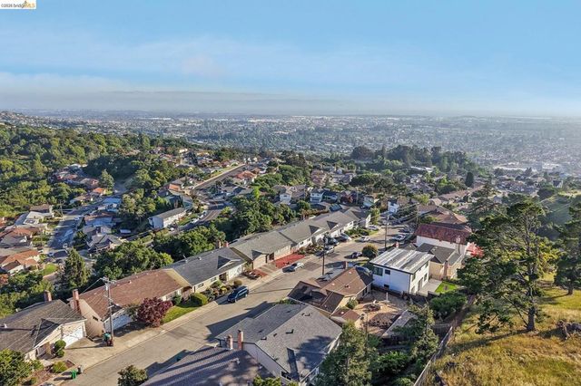 85 Edgemont Way, Oakland, CA 94605