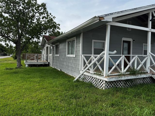 4515 7th Street, Bacliff, TX 77518