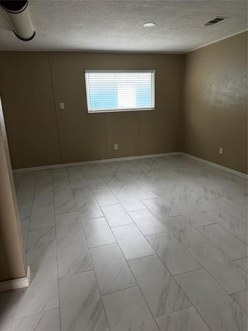 4515 7th Street, Bacliff, TX 77518