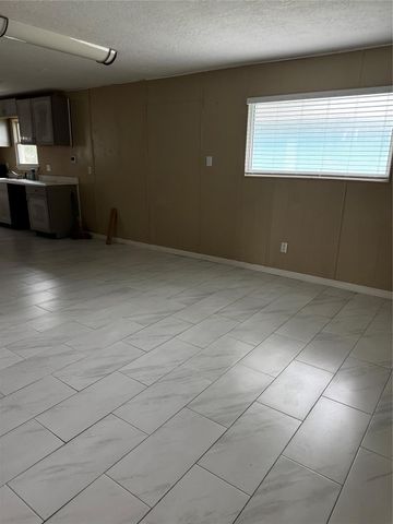 4515 7th Street, Bacliff, TX 77518