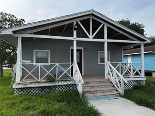 4515 7th Street, Bacliff, TX 77518