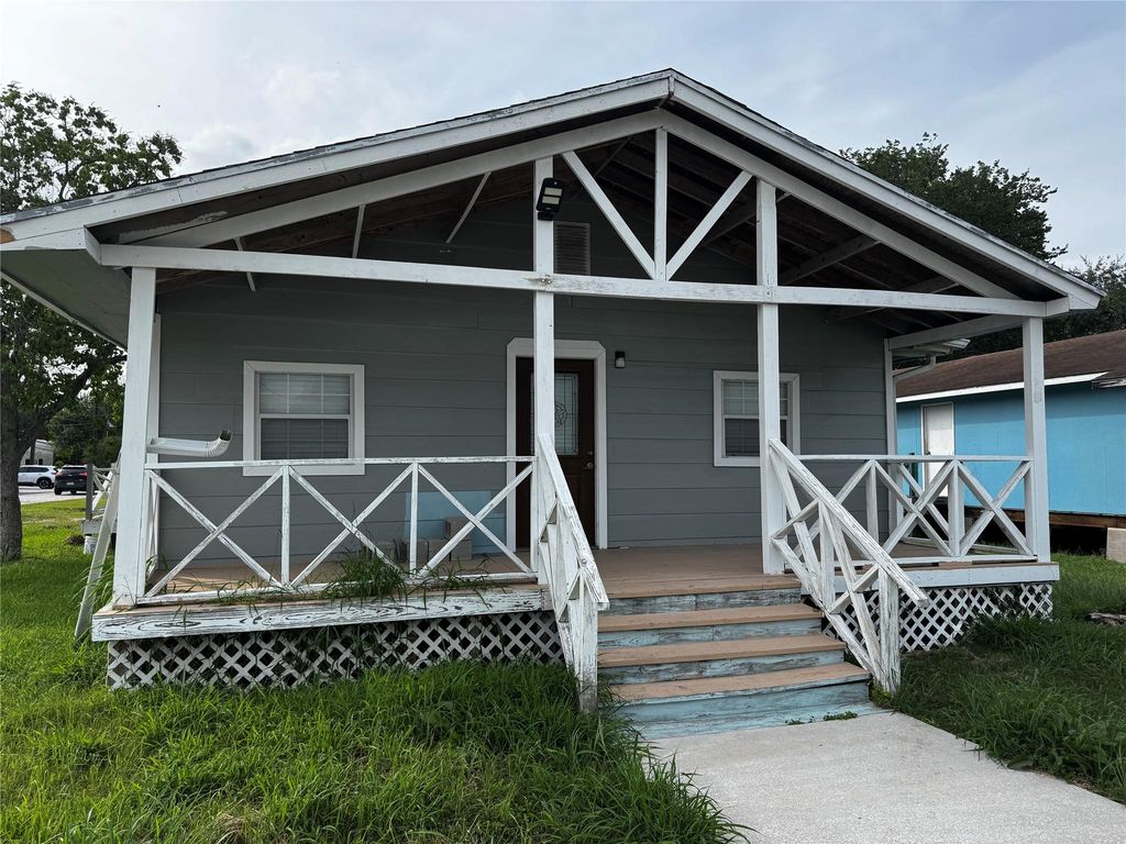 4515 7th Street, Bacliff, TX 77518