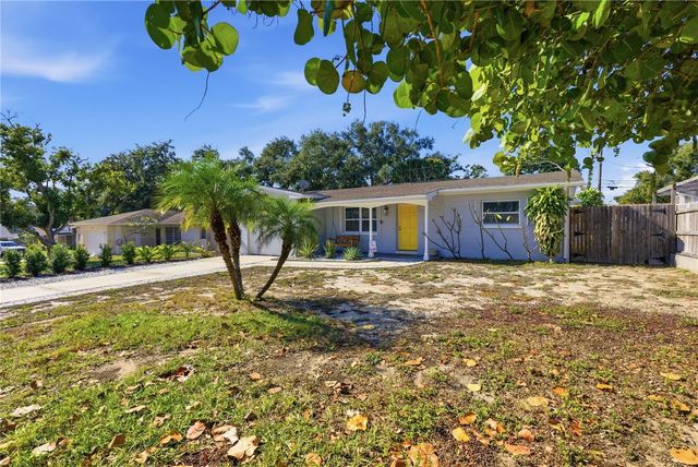 8288 137TH LANE, Seminole, FL 33776