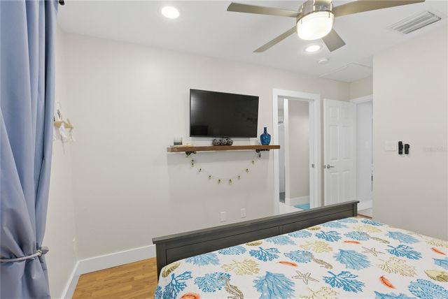 8288 137TH LANE, Seminole, FL 33776