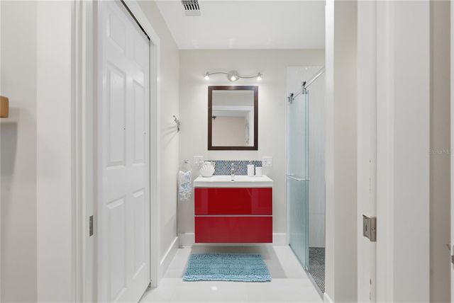 8288 137TH LANE, Seminole, FL 33776